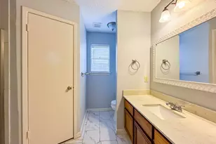 12051 Creekhurst Dr, Houston, TX 77099 - Photo 11