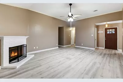 2622 S Peach Hollow Circle, Pearland, TX 77584 - Photo 9