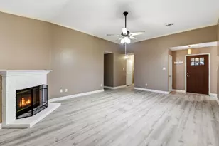 2622 S Peach Hollow Cir, Pearland, TX 77584 - Photo 9