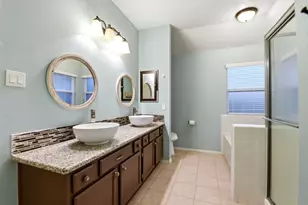 2622 S Peach Hollow Cir, Pearland, TX 77584 - Photo 25