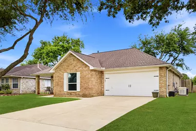2622 S Peach Hollow Circle, Pearland, TX 77584 - Photo 3
