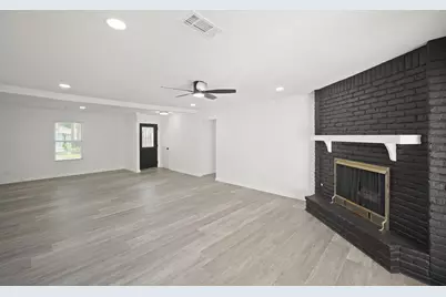 5943 Greenmont Drive, Houston, TX 77092 - Photo 7