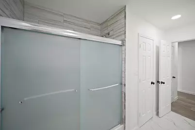 5943 Greenmont Drive, Houston, TX 77092 - Photo 25