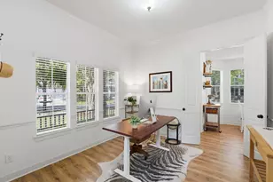 135 Hansom Trail St, The Woodlands, TX 77382 - Photo 11