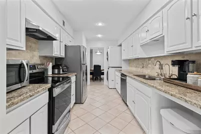 12997 Trail Hollow Drive, Houston, TX 77079 - Photo 5