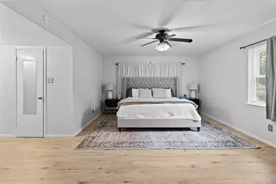 12997 Trail Hollow Drive, Houston, TX 77079 - Photo 11