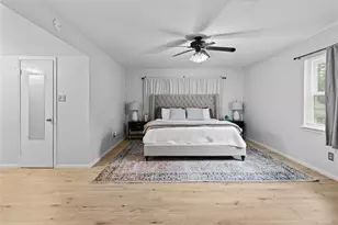 12997 Trail Hollow Dr, Houston, TX 77079 - Photo 11