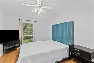 12997 Trail Hollow Dr, Houston, TX 77079 - Photo 15