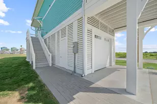 699 Seaside Dr, Crystal Beach, TX 77650 - Photo 5
