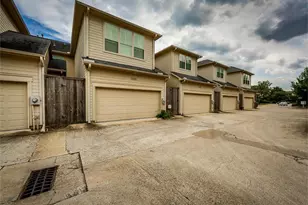 1005 Memorial Village Dr, Houston, TX 77024 - Photo 31