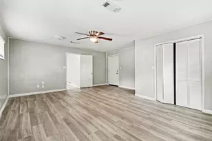 203 Chestnut St, Lake Jackson, TX 77566 - Photo 11