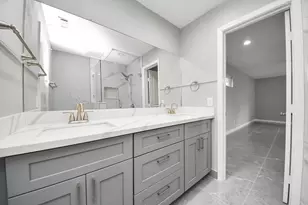 8007 Rowan Ln, Houston, TX 77036 - Photo 7