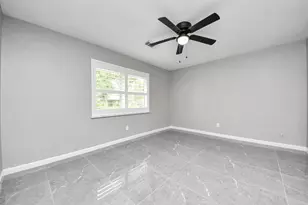 8007 Rowan Ln, Houston, TX 77036 - Photo 15