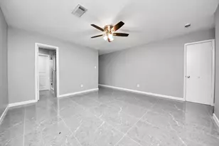 8007 Rowan Ln, Houston, TX 77036 - Photo 9