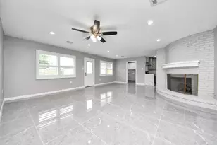 8007 Rowan Ln, Houston, TX 77036 - Photo 19