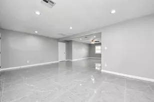 8007 Rowan Ln, Houston, TX 77036 - Photo 27