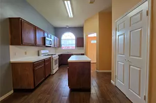 8927 Diamond Lake Ln, Houston, TX 77083 - Photo 7