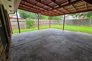 8927 Diamond Lake Ln, Houston, TX 77083 - Photo 19