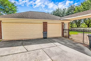 13831 Marbledale Ct, Houston, TX 77059 - Photo 5