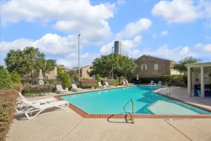 1451 Fountain View Dr, Houston, TX 77057 - Photo 19