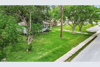 2404 Pearland Avenue, Pearland, TX 77581 - Photo 3