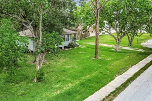 2404 Pearland Ave, Pearland, TX 77581 - Photo 3