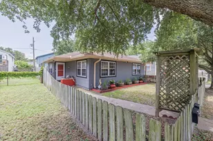 5217 Ave N 1/2, Galveston, TX 77551 - Photo 1