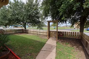 5217 Ave N 1/2, Galveston, TX 77551 - Photo 5