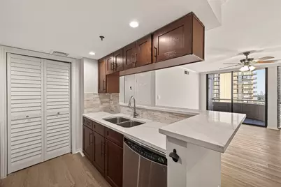 3525 Sage Road #1705, Houston, TX 77056 - Photo 11