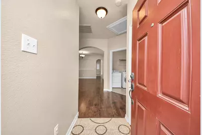 1612 Claremont Garden Circle, Houston, TX 77047 - Photo 5
