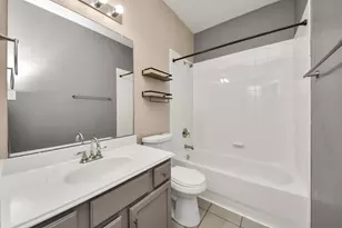 1612 Claremont Garden Cir, Houston, TX 77047 - Photo 7