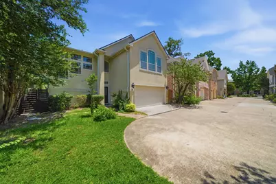 1413 Whispering Pines Drive #5, Houston, TX 77055 - Photo 3
