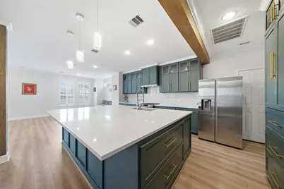 1413 Whispering Pines Drive #5, Houston, TX 77055 - Photo 5