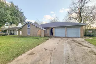 2024 Stones throw Dr, Bay City, TX 77414 - Photo 3