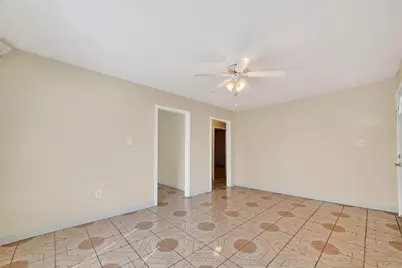 968 Garapan Street, Houston, TX 77091 - Photo 9