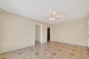 968 Garapan St, Houston, TX 77091 - Photo 9