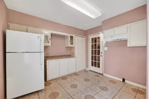 968 Garapan St, Houston, TX 77091 - Photo 5