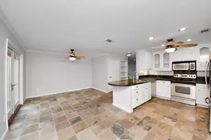 2588 Bering Dr, Houston, TX 77057 - Photo 13