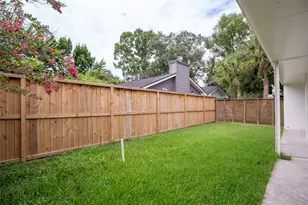 10211 Willowgrove Dr, Houston, TX 77035 - Photo 41