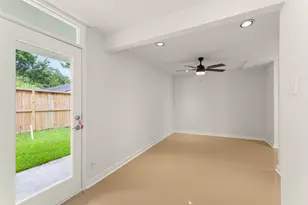 10211 Willowgrove Dr, Houston, TX 77035 - Photo 33