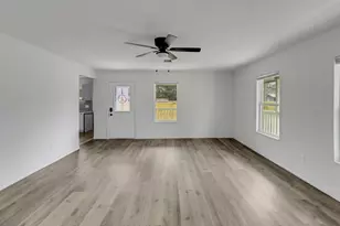 990 Wall St, Houston, TX 77088 - Photo 11