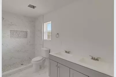 990 Wall Street, Houston, TX 77088 - Photo 15