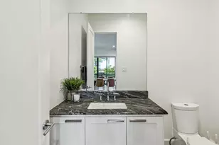 1010 Waltway Dr, Houston, TX 77008 - Photo 15