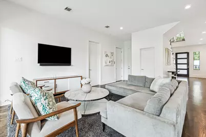 1010 Waltway Drive, Houston, TX 77008 - Photo 17