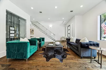 1010 Waltway Drive, Houston, TX 77008 - Photo 9