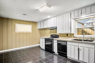 1011 Marleen St, Houston, TX 77034 - Photo 9