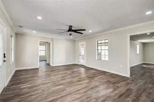 418 S Kansas St, La Porte, TX 77571 - Photo 27