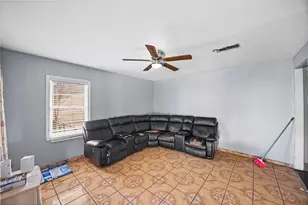 13338 Vicksburg St, Houston, TX 77015 - Photo 3