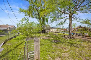 13338 Vicksburg St, Houston, TX 77015 - Photo 5