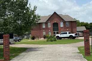 7 N Pine Rd, Texas City, TX 77591 - Photo 9